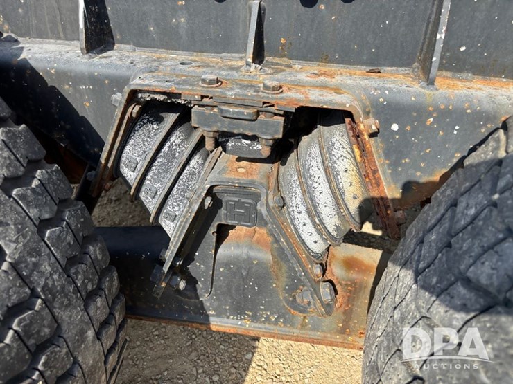 2001-peterbilt-357-image-50