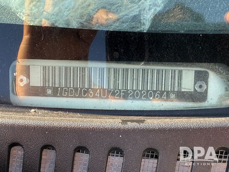 2002-gmc-3500-image-53