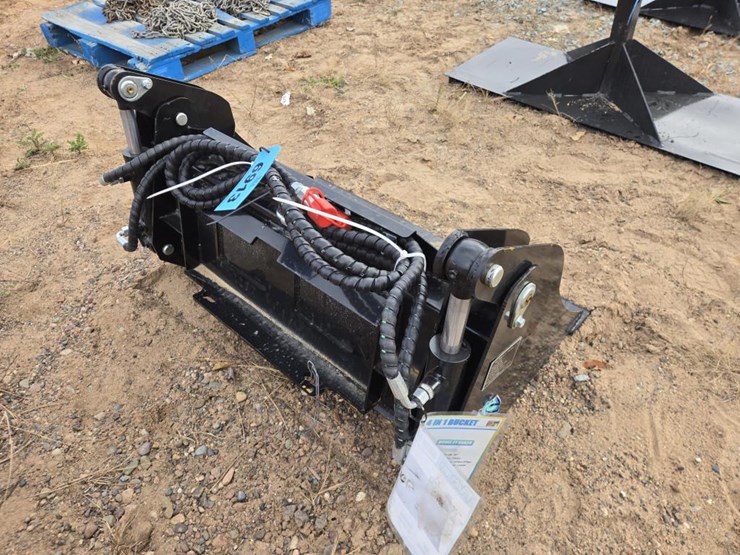 #6913-•-approx.-38"-unused-mini-skid-steer-4in1-bucket-image-3