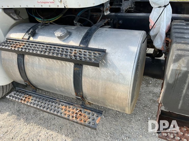 2001-ihc-9100-truck-(jn2647,-unit-32347)-image-49