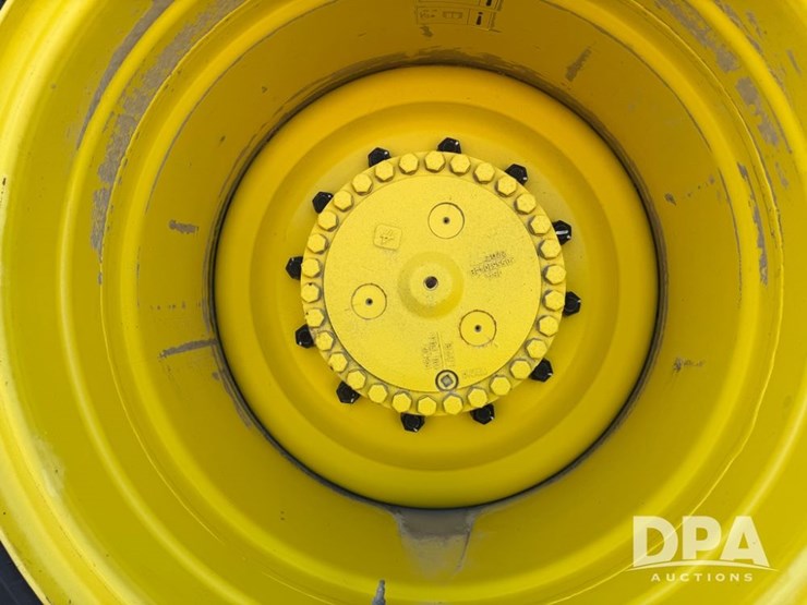 2023-john-deere-800r-image-53