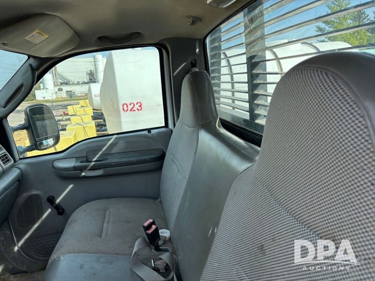 2003-ford-f350-image-33