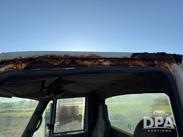 2002-international-durastar-4400-image-57