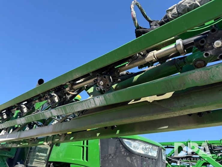 2021-john-deere-r4044-image-91