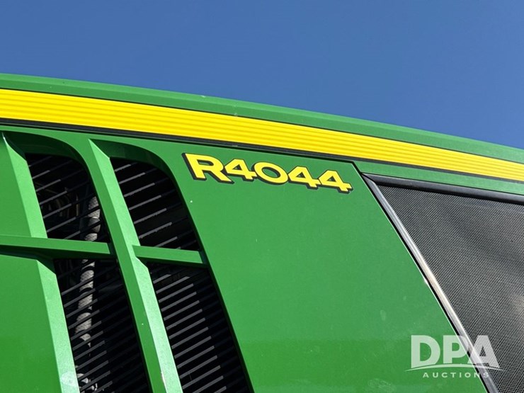 2021-john-deere-r4044-image-118