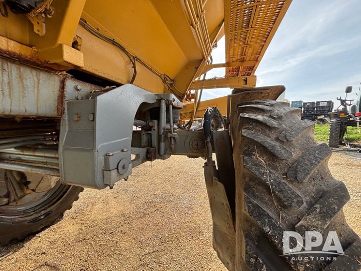 2014-ag-chem-rg1100-image-31