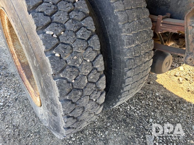 1990-international-4700-image-43