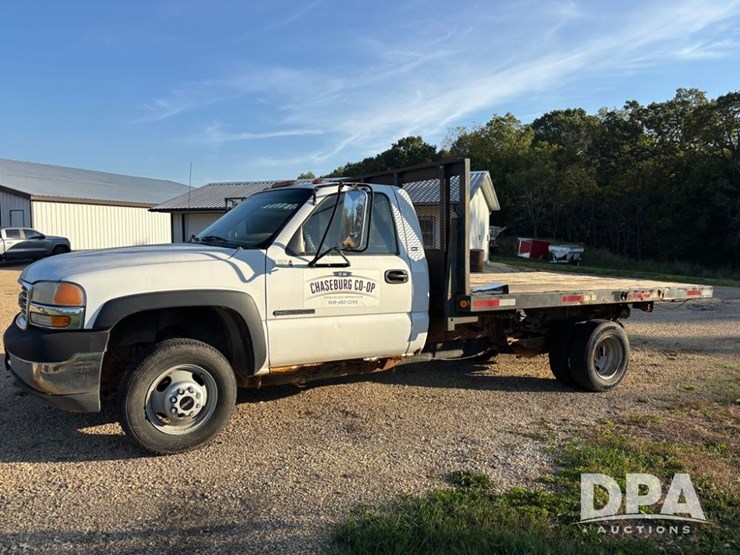 2001-gmc-3500-image-2