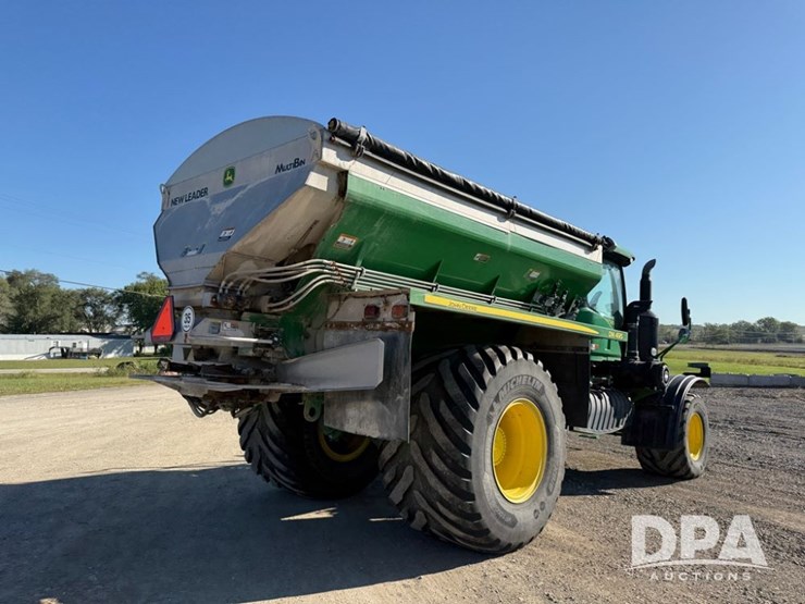 2021-john-deere-f4365-image-10