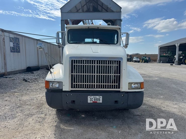 1994-international-9400-image-2