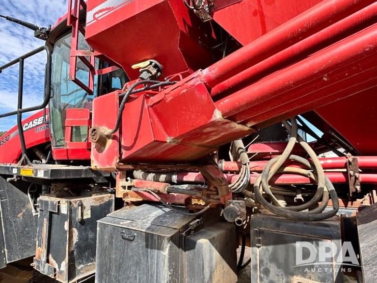2013-case-ih-titan-4530-image-36