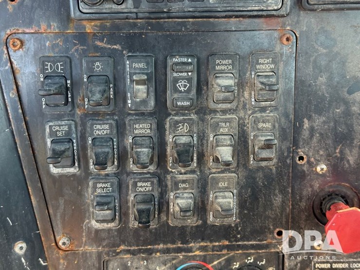 2002-international-9100i-cab/chassis-(np6156,-unit-286)-image-70