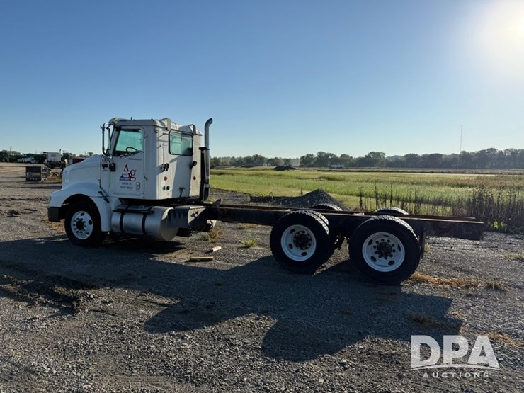 2002-international-9100i-cab/chassis-(np6156,-unit-286)-image-16