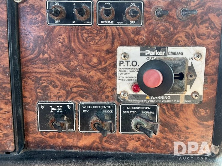 2002-kenworth-t800-image-60