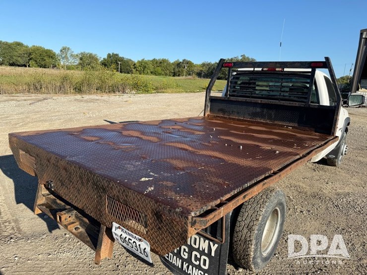 2002-gmc-3500-image-47