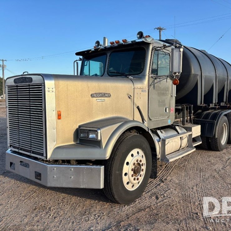 1987 Freightliner Dry Tender Truck (GP11695, Unit 401)