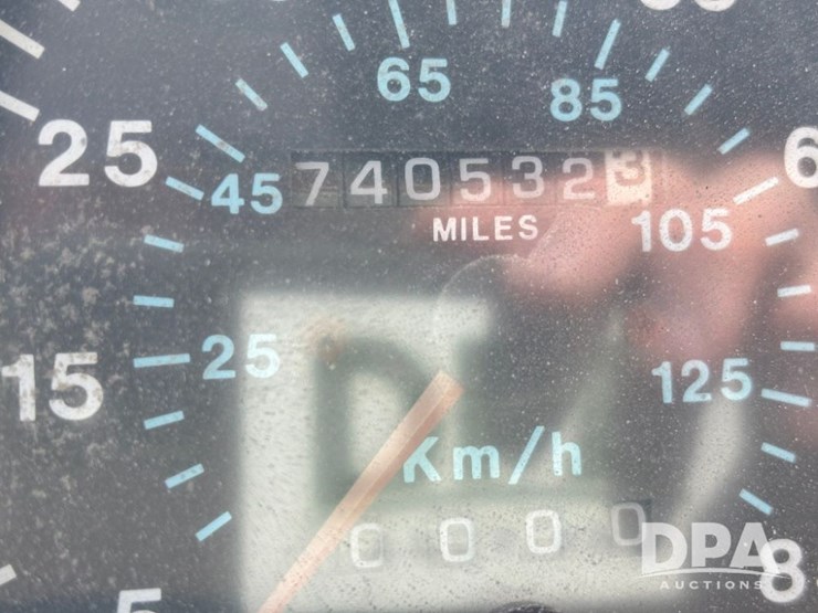 2000-mack-ch613-image-70