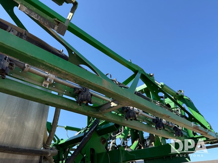 2021-john-deere-r4044-image-81