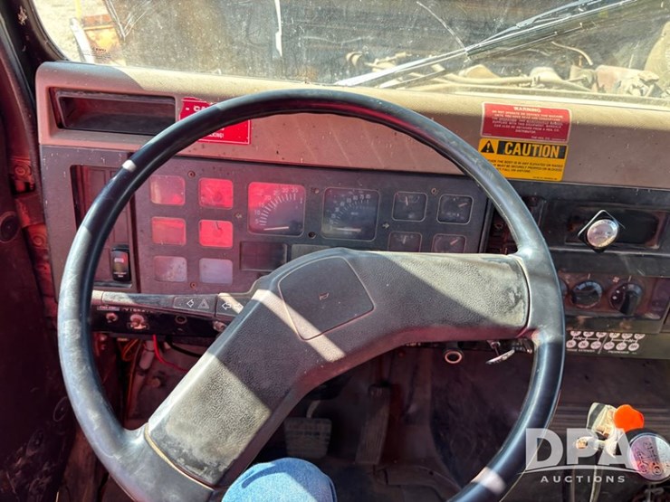 1990-international-4700-image-57