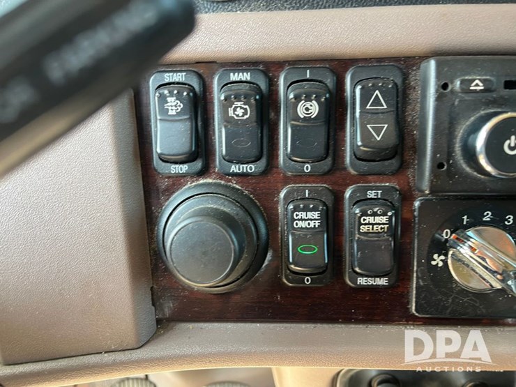 2014-peterbilt-386-image-64