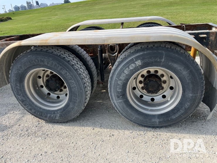 2001-ihc-9100-truck-(jn2647,-unit-32347)-image-45