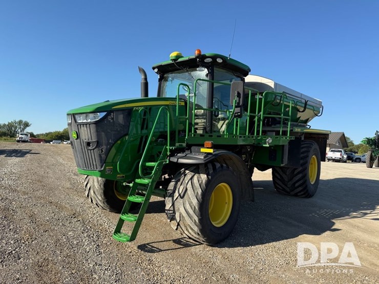 2021-john-deere-f4365-image-32