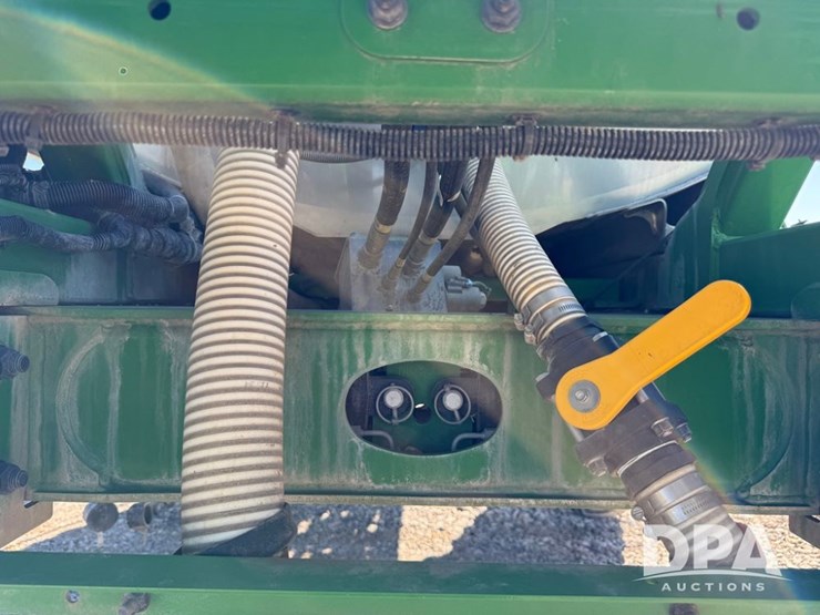 2021-john-deere-r4044-image-108