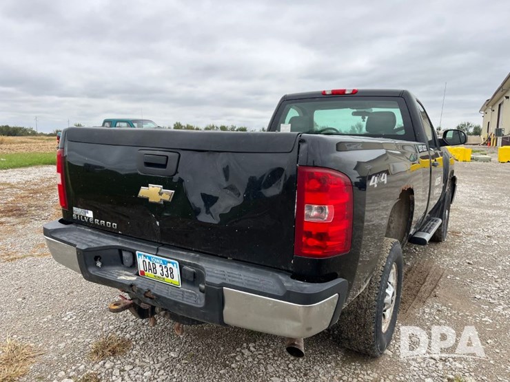 2011-chevrolet-2500hd-image-9