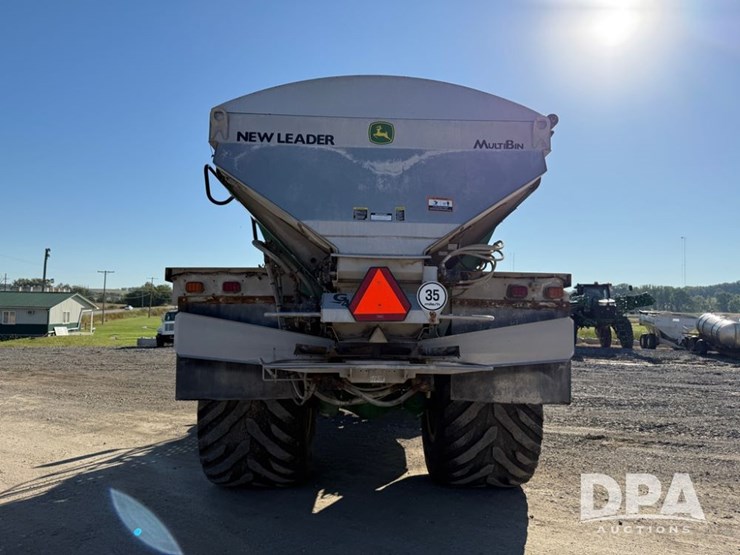 2021-john-deere-f4365-image-14