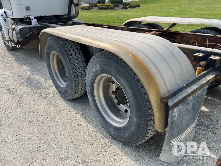 2001-ihc-9100-truck-(jn2647,-unit-32347)-image-44