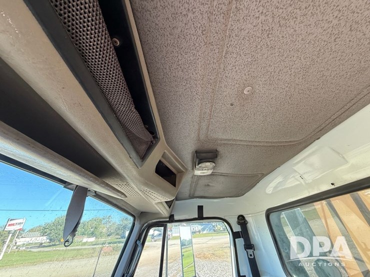 1999-international-4700-image-61