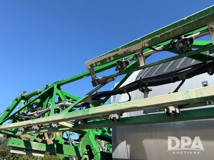 2021-john-deere-r4044-image-102