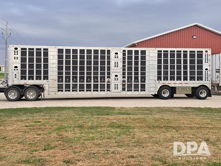 2006-wilson-livestock-trailer-image-5