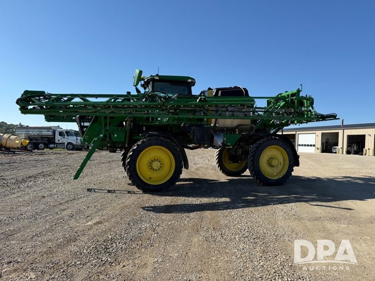 2022-john-deere-412r-image-33