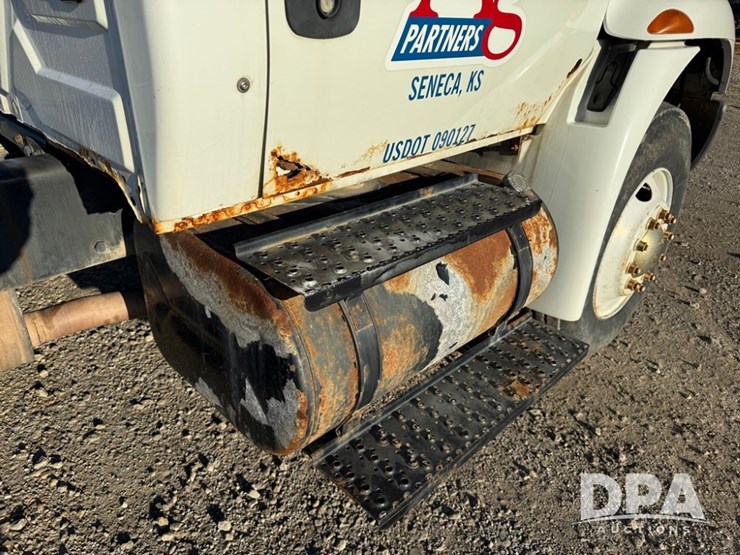 2002-international-durastar-4400-image-49