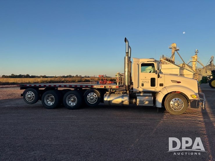 2008-peterbilt-386-image-4