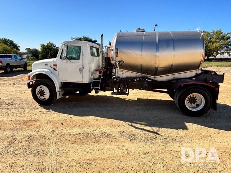 1999-ihc-4700-liquid-nurse-truck-(gp11652,-unit-126458)-image-14