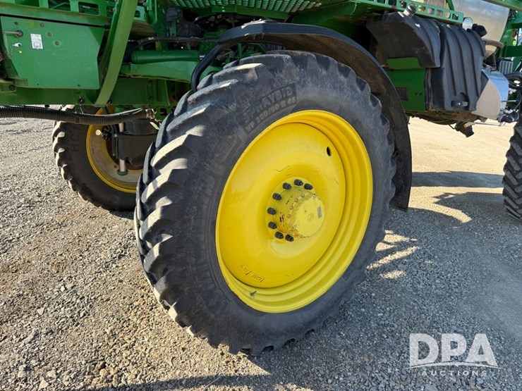 2021-john-deere-r4044-image-51