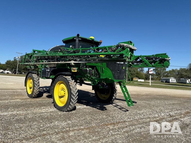 2021-john-deere-r4044-image-45
