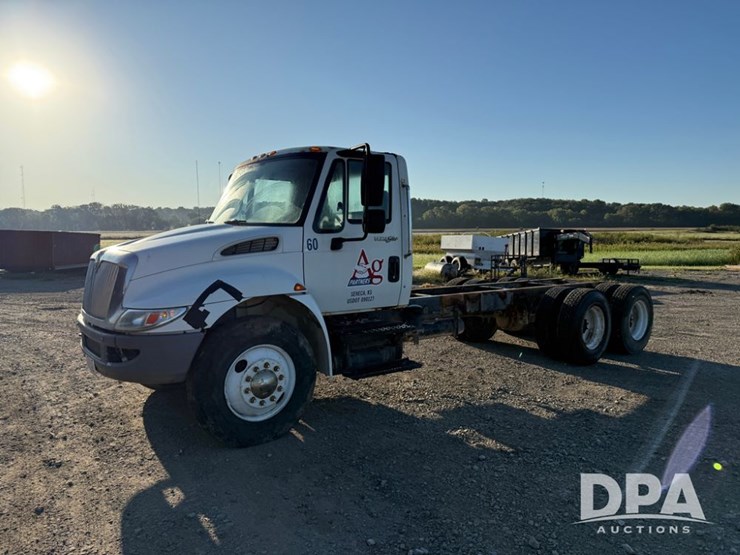 2002-international-durastar-4400-image-19