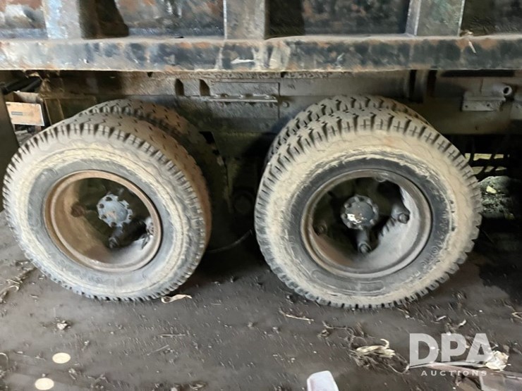 1977-mack-r600-image-27