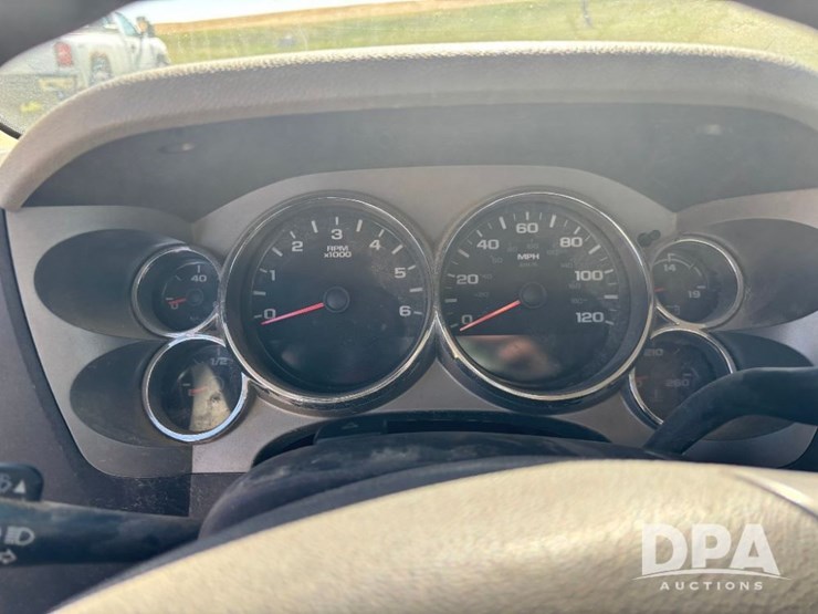 2012-chevrolet-2500hd-image-75