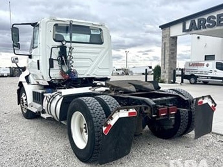 2018-international-prostar-image-13