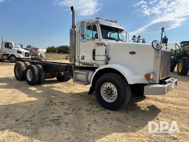 2001-peterbilt-357-image-6