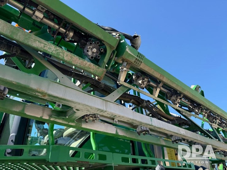 2021-john-deere-r4044-image-75