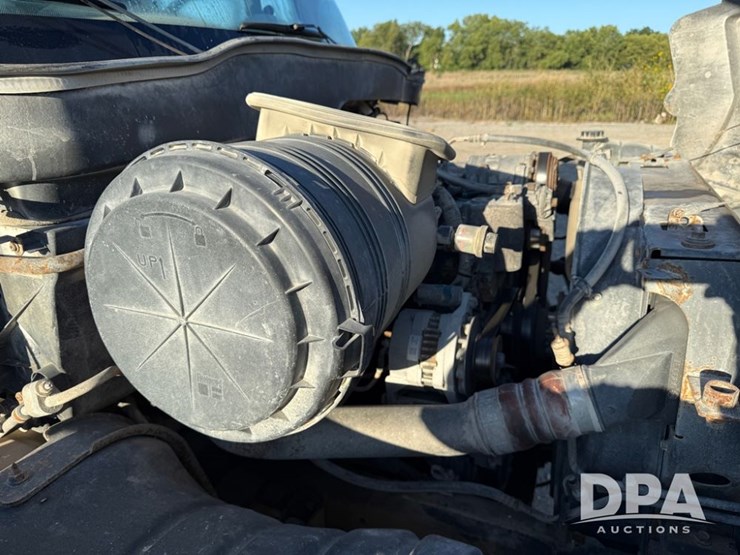 2002-international-durastar-4400-image-54