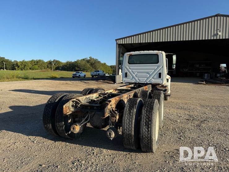 2002-international-durastar-4400-image-10