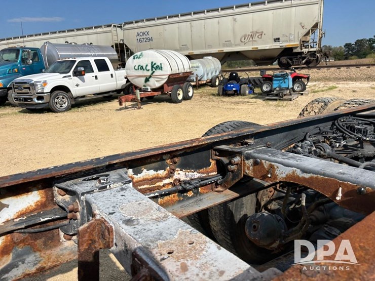 2001-peterbilt-357-image-47