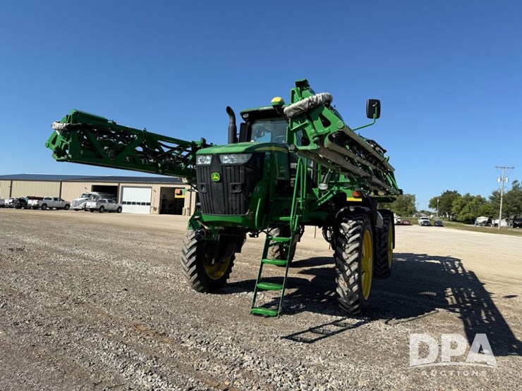 2021-john-deere-r4044-image-38