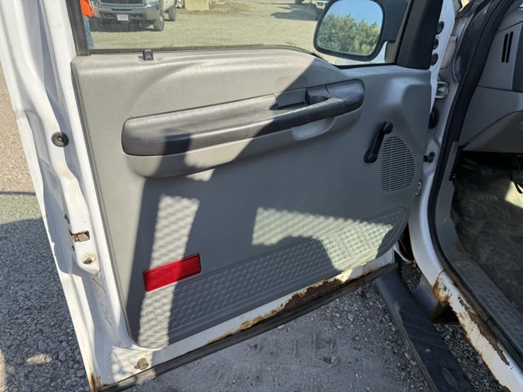 2005-ford-f250-image-29